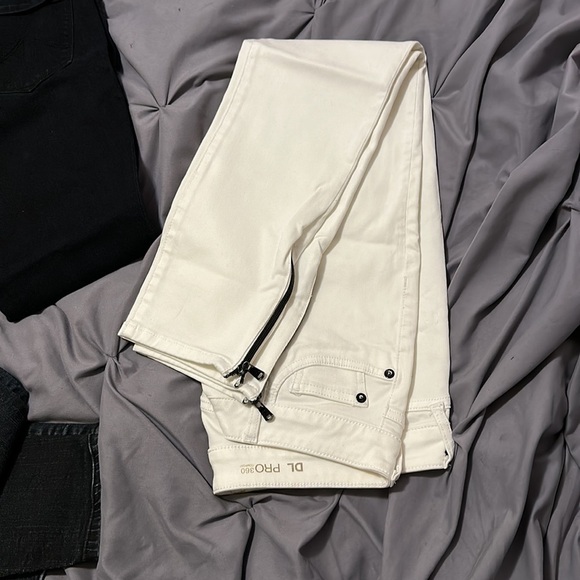 Florence Crop Mid Rise Skinny | Zipper at ankle - Picture 4 of 4